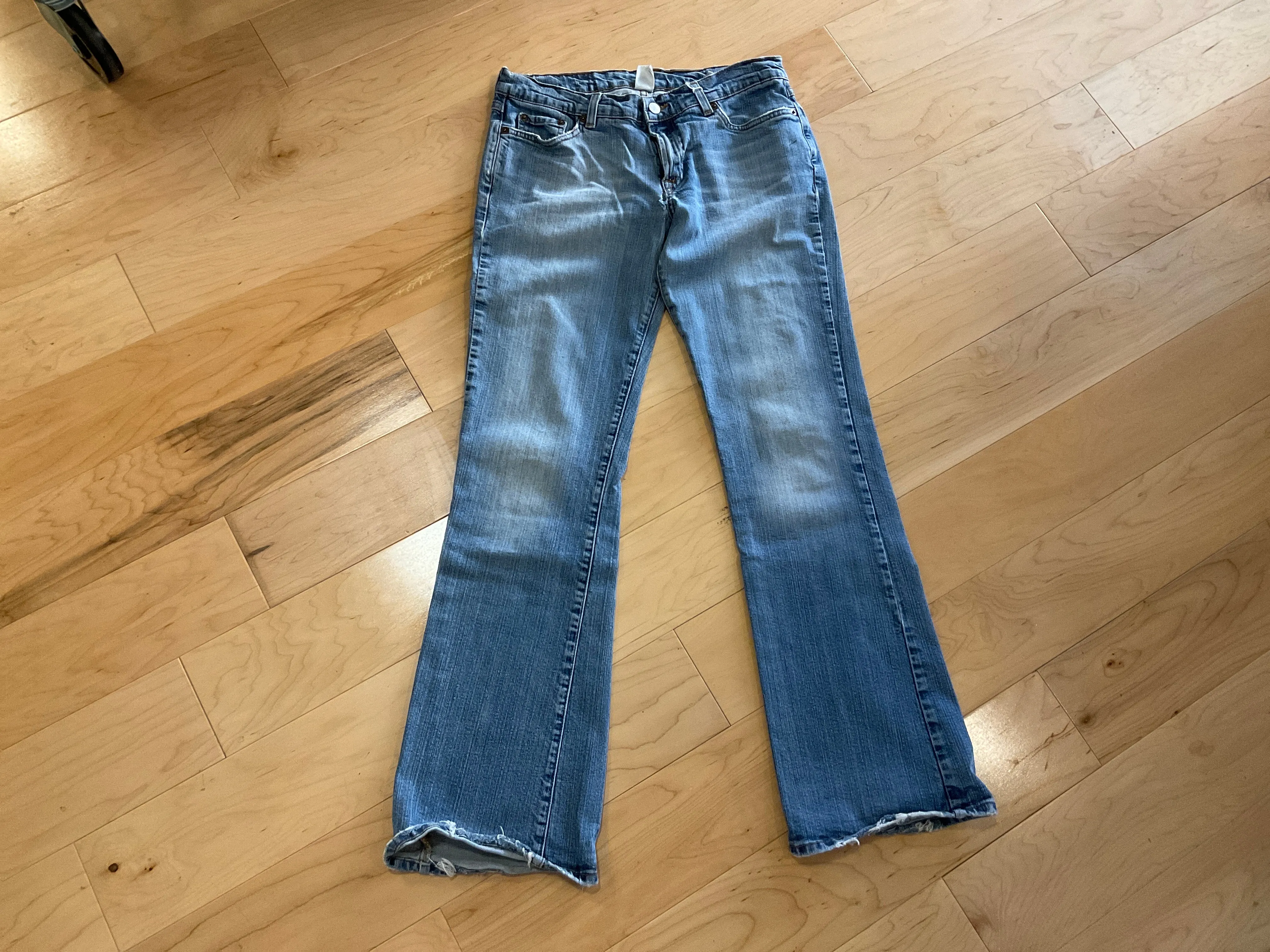 {{ClientCode}} LIGHT WASH LUCKY BRAND DENIM, 8