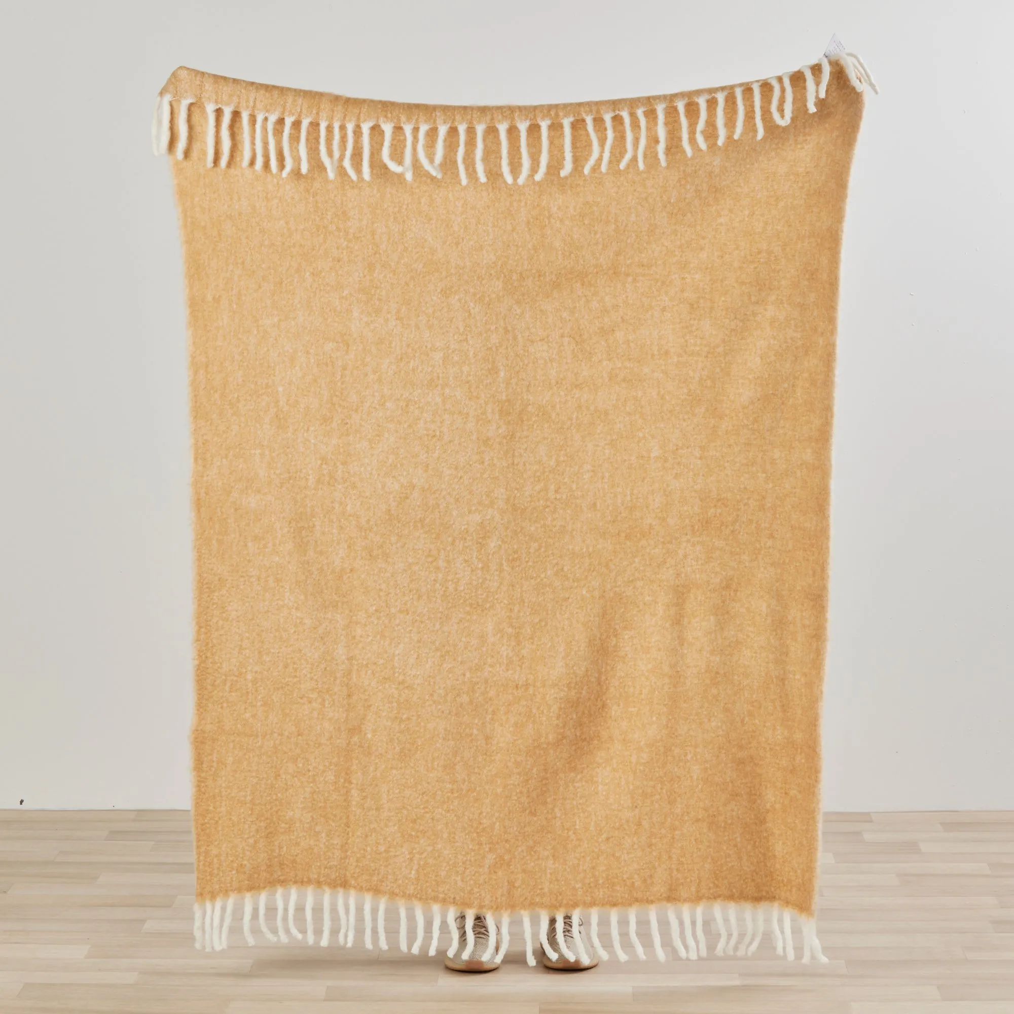 Medusa Throw - Maize/White