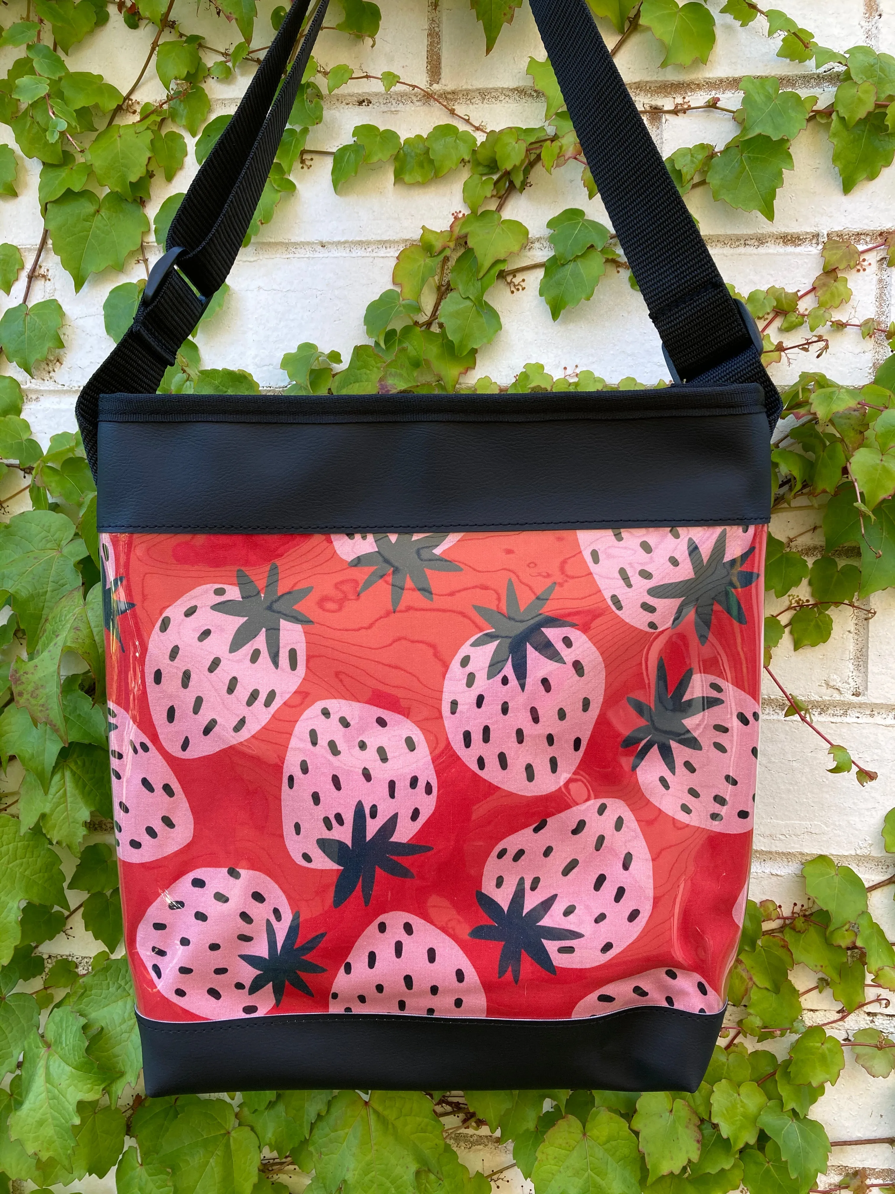 Myra Bag - Strawberries