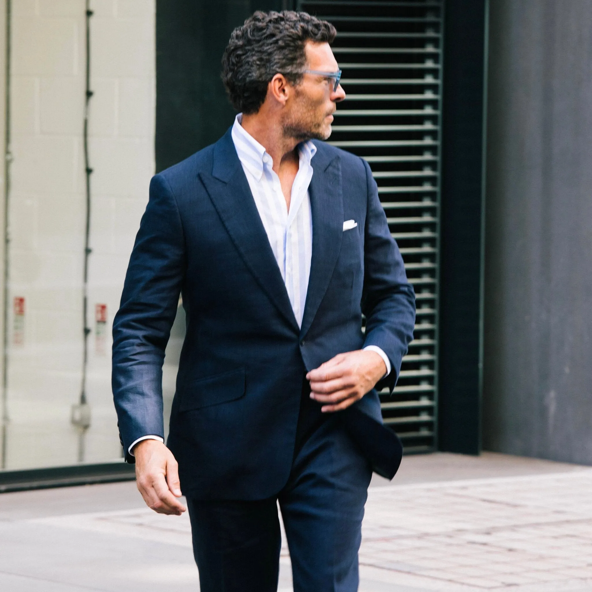 Single Breasted Peak Lapel Suit in Navy Wool, Silk and Linen